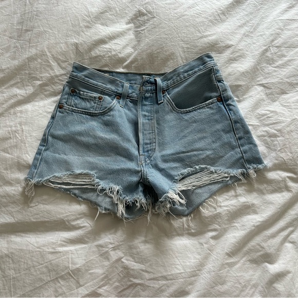 Levi's Pants - Levi’s high waisted shorts